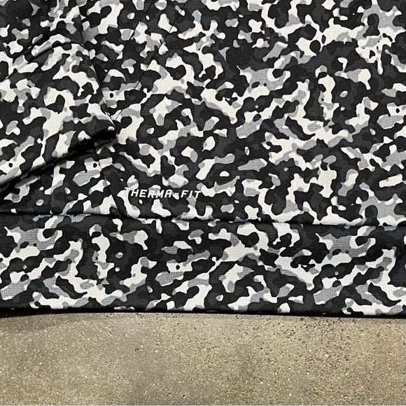 Nike Therma Fit Monochrome Camo Camouflage Swoosh Sweatshirt Hoodie - Picture 3 of 9